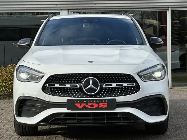 Mercedes-Benz Gla view 11