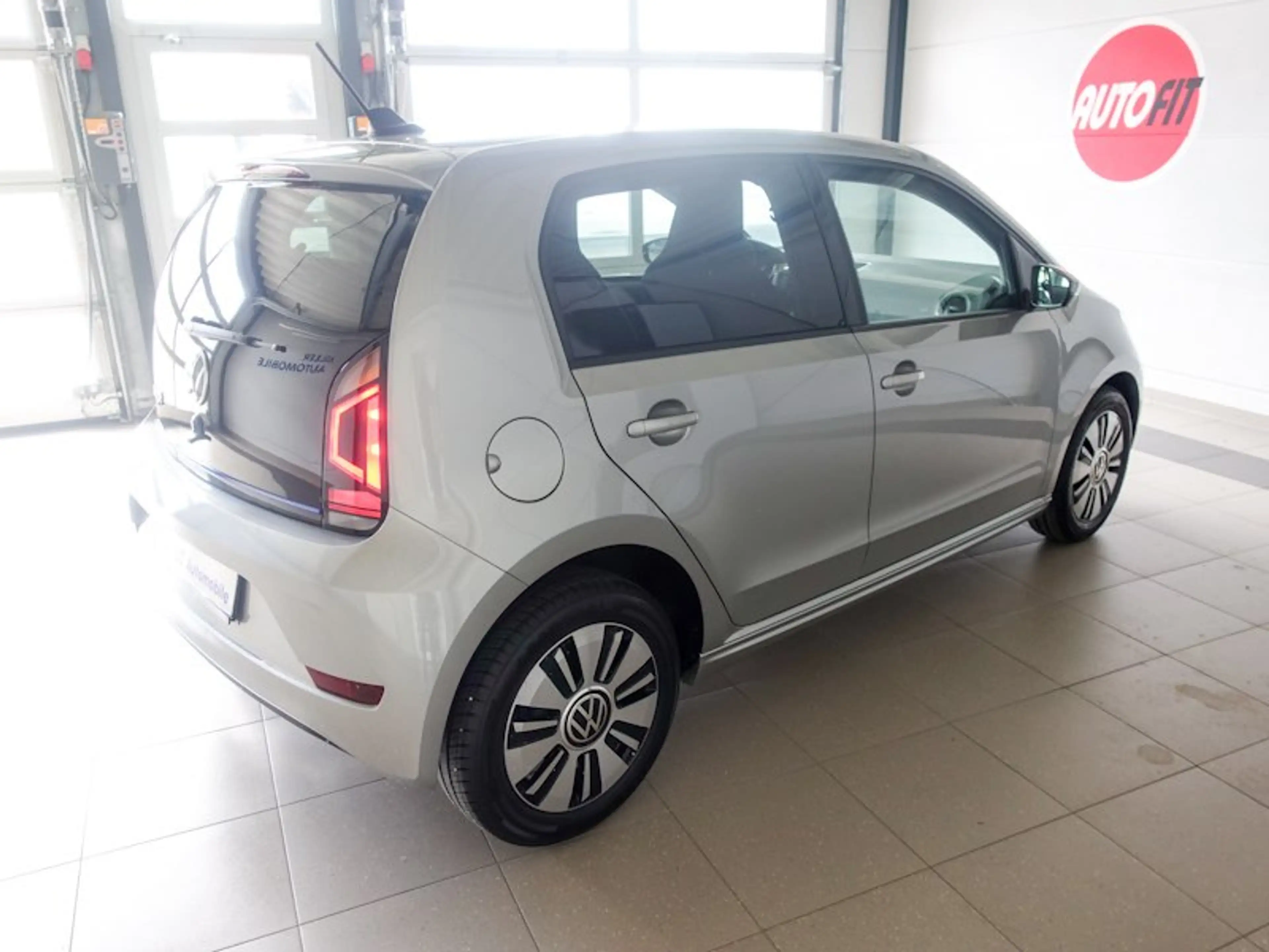 Volkswagen e-up! e-up! Style Plus — photo 6