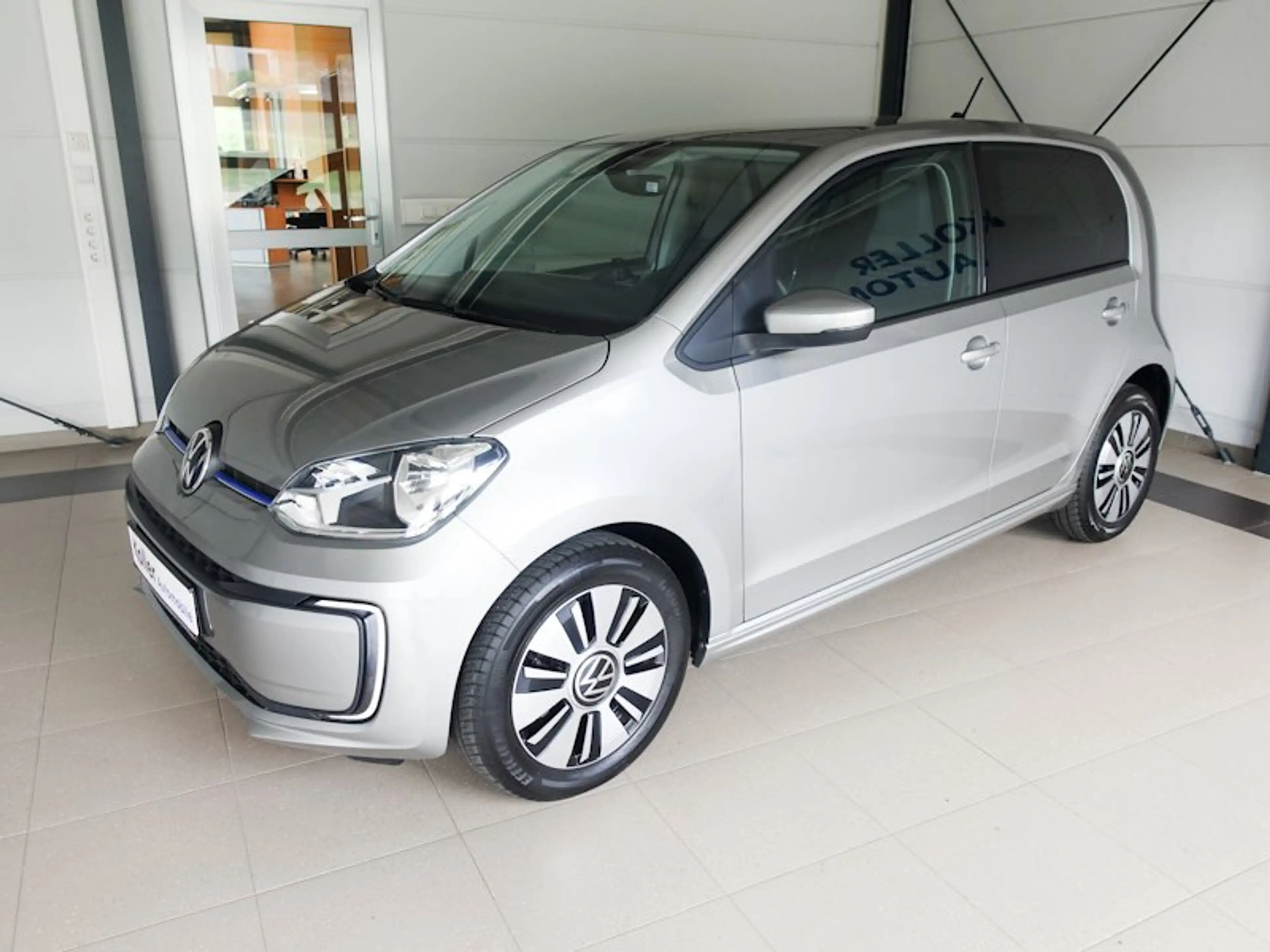 Volkswagen e-up! e-up! Style Plus — photo 3