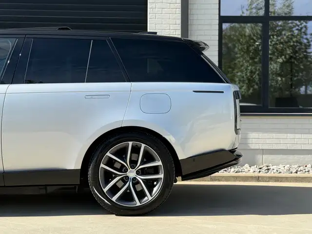 Land Rover Range Rover view 10