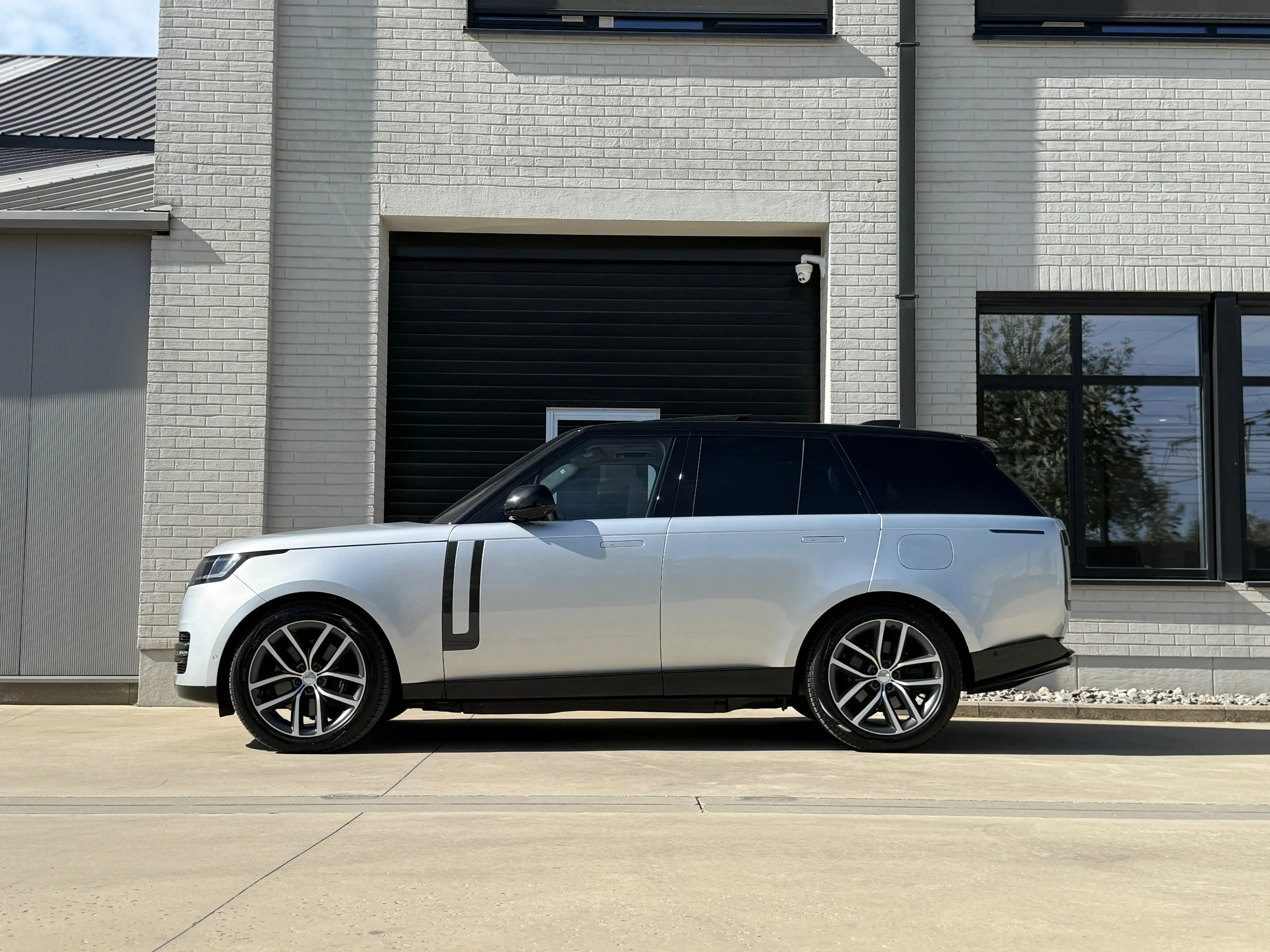 Land Rover Range Rover 3.0 P460 HYBRID — photo 7