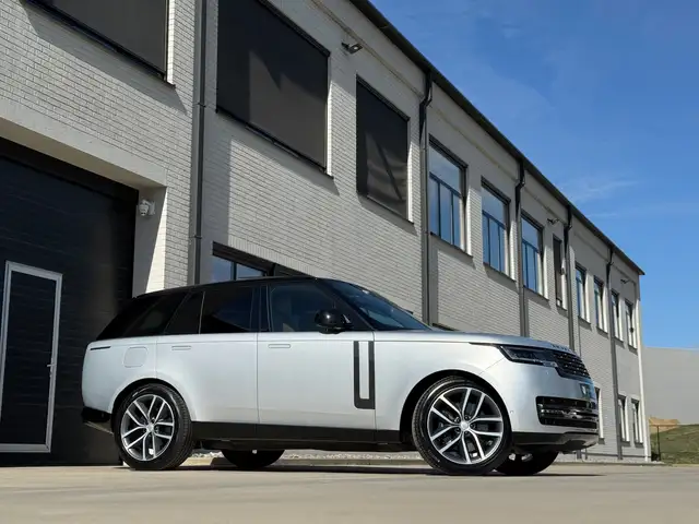 Land Rover Range Rover view 2