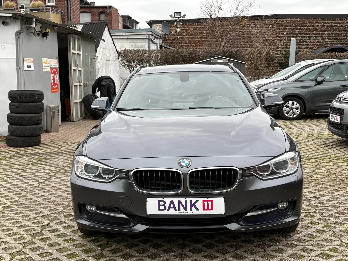 BMW 320 d*Navigation*Klimaauto.*M-Packet* Grau - 2
