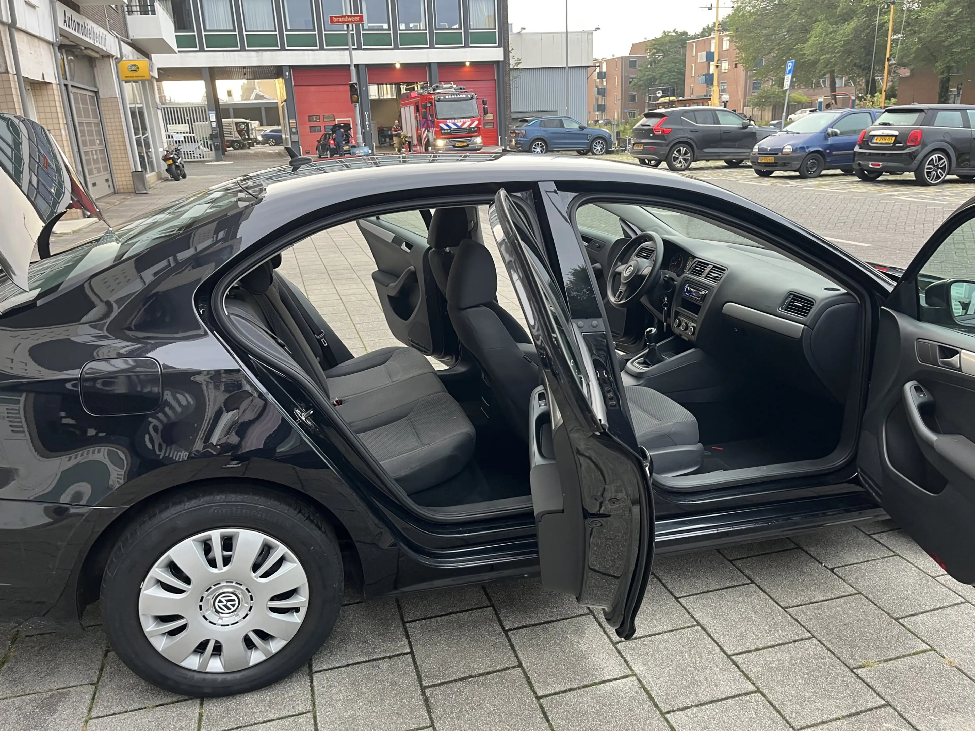 Volkswagen Jetta 1.2 TSI Trendline — photo 8