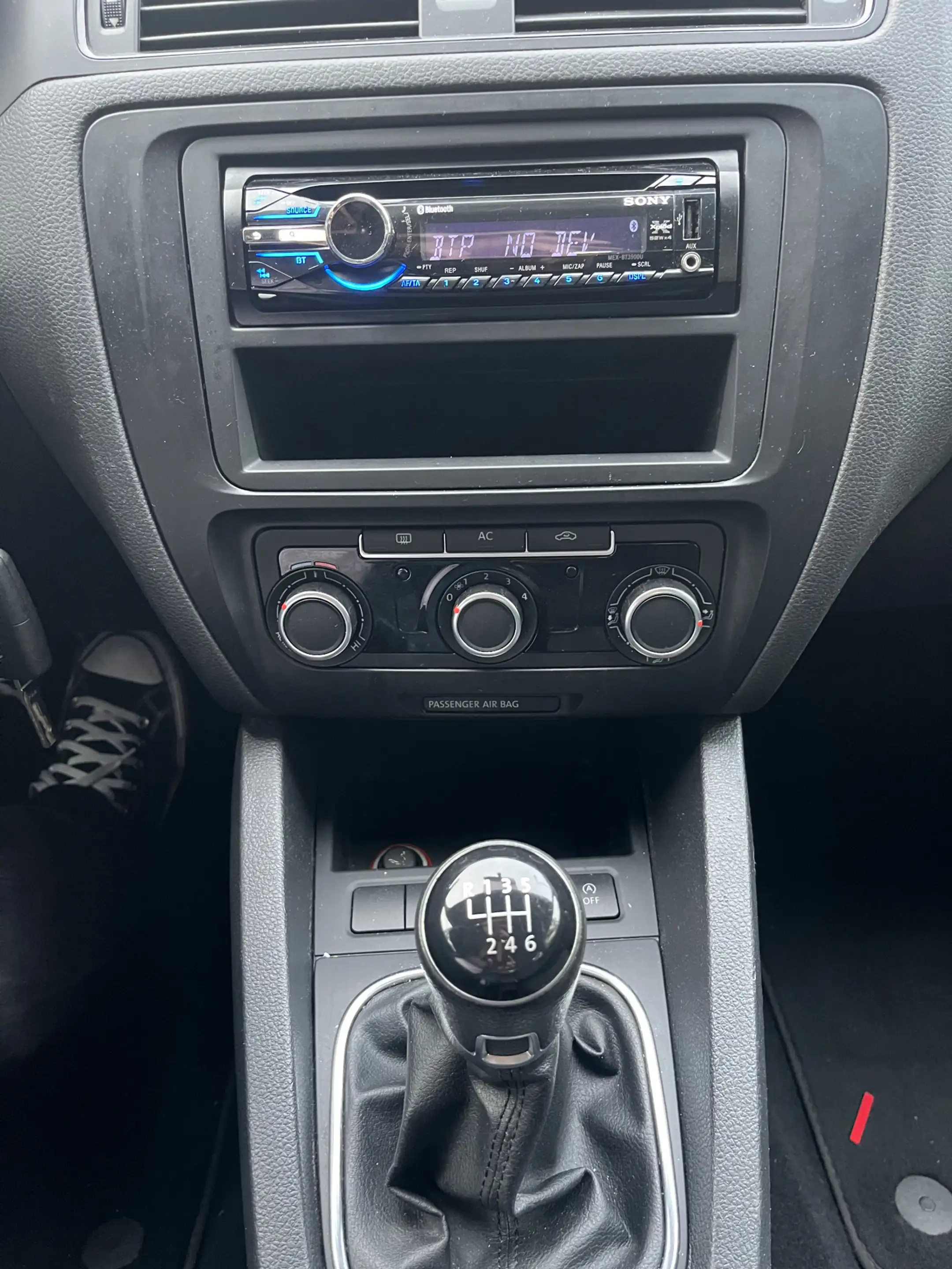 Volkswagen Jetta 1.2 TSI Trendline — photo 12