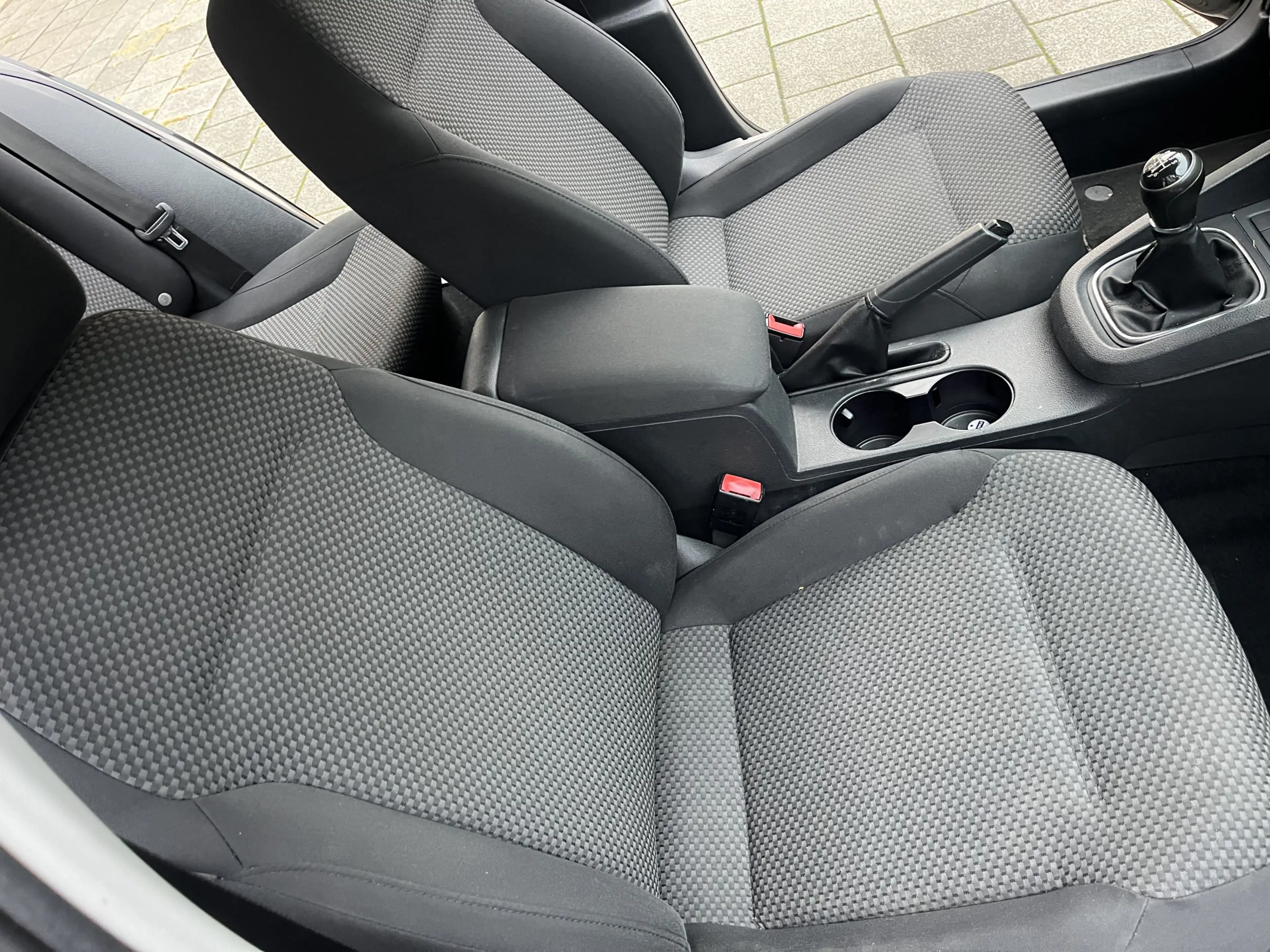 Volkswagen Jetta 1.2 TSI Trendline — photo 9