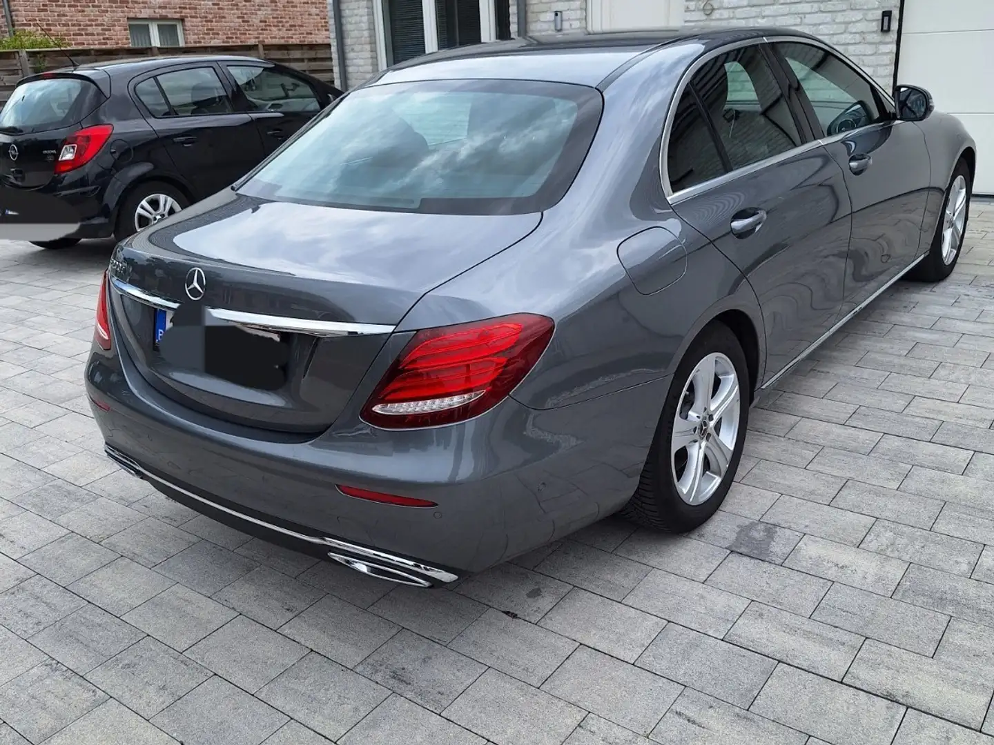 Mercedes-Benz E 200 d 9G-TRONIC Avantgarde - 2