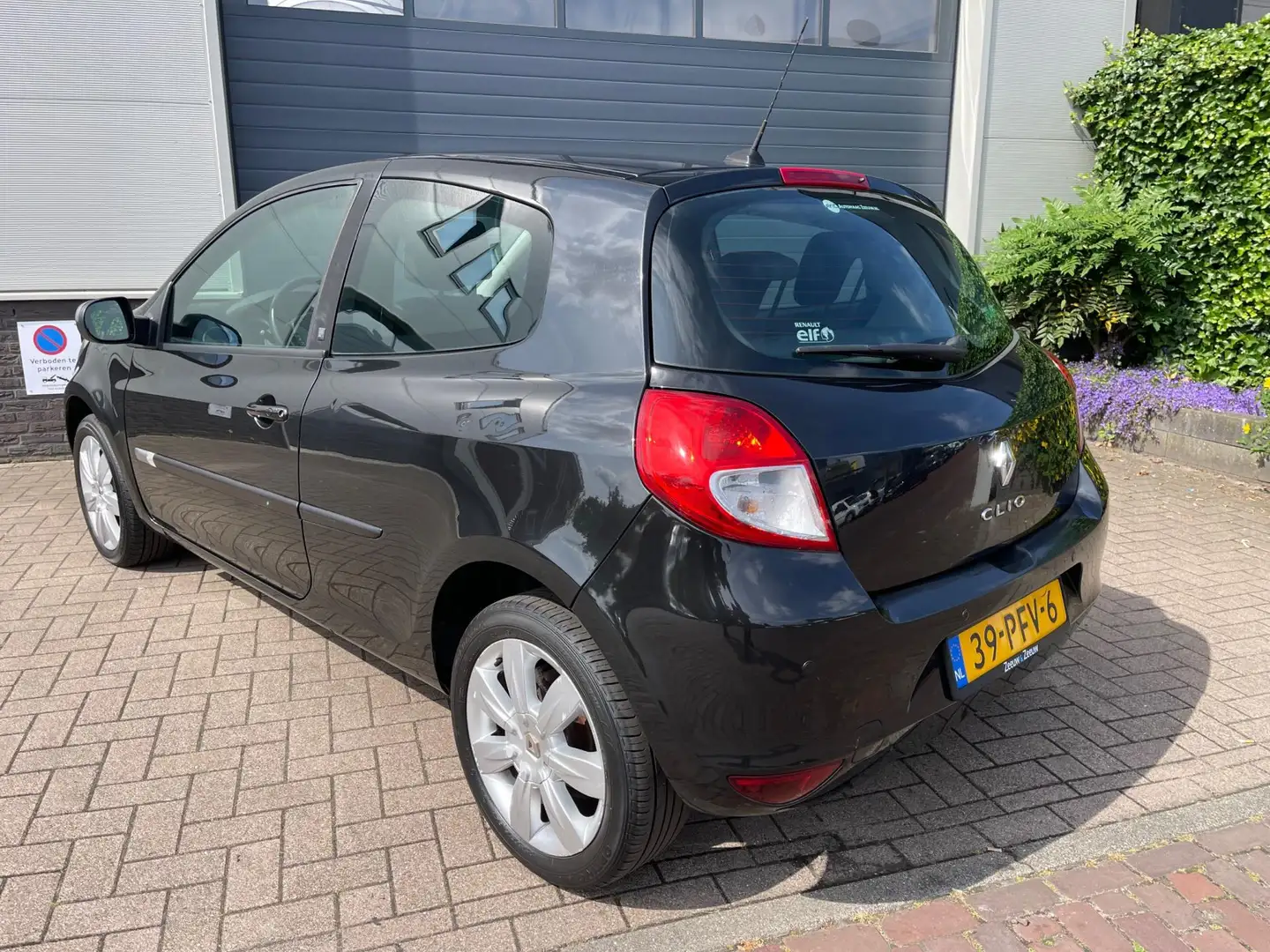 Renault Clio 1.2 TCe 20th Anniversary/Navi/Cruise-c/Climate-c/A Zwart - 2