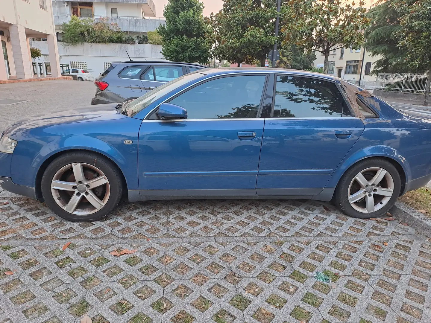 Audi A4 A4 II 2001 Berlina 1.9 tdi 130cv Bleu - 2