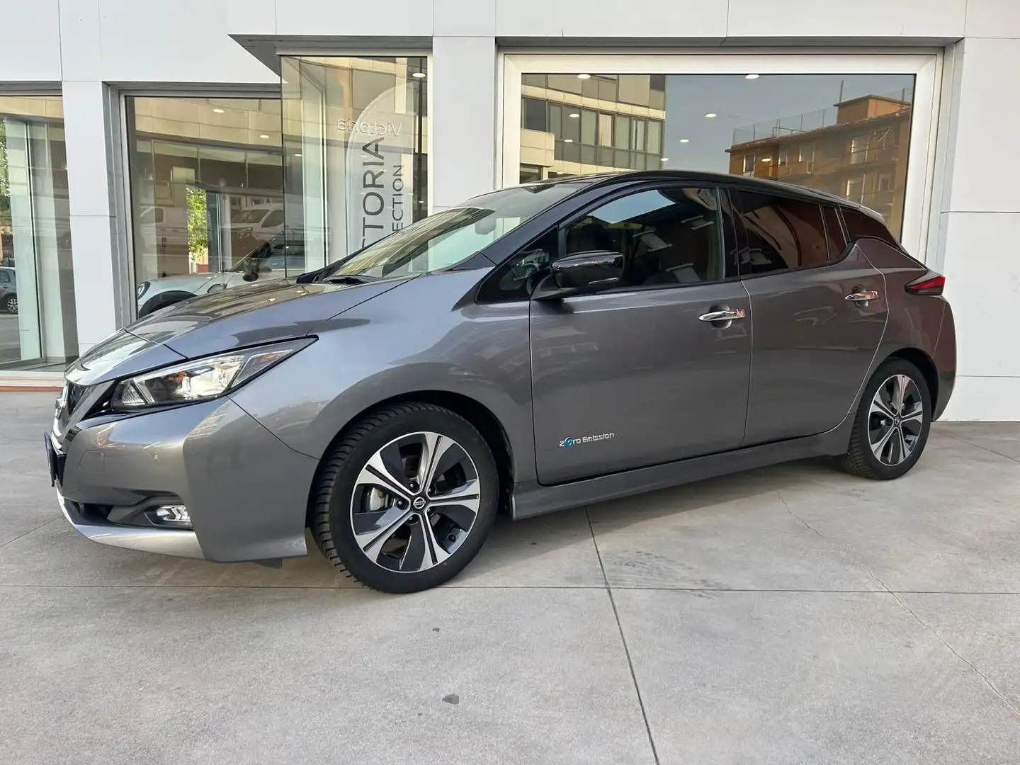 Nissan Leaf N-CONNECTA 40 KWH KEYLESS NAVI RETROCAMERA Grigio - 1