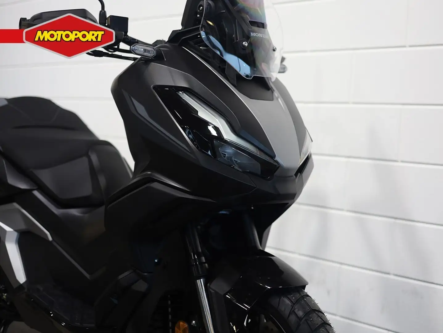 Honda ADV 350 Zwart - 2