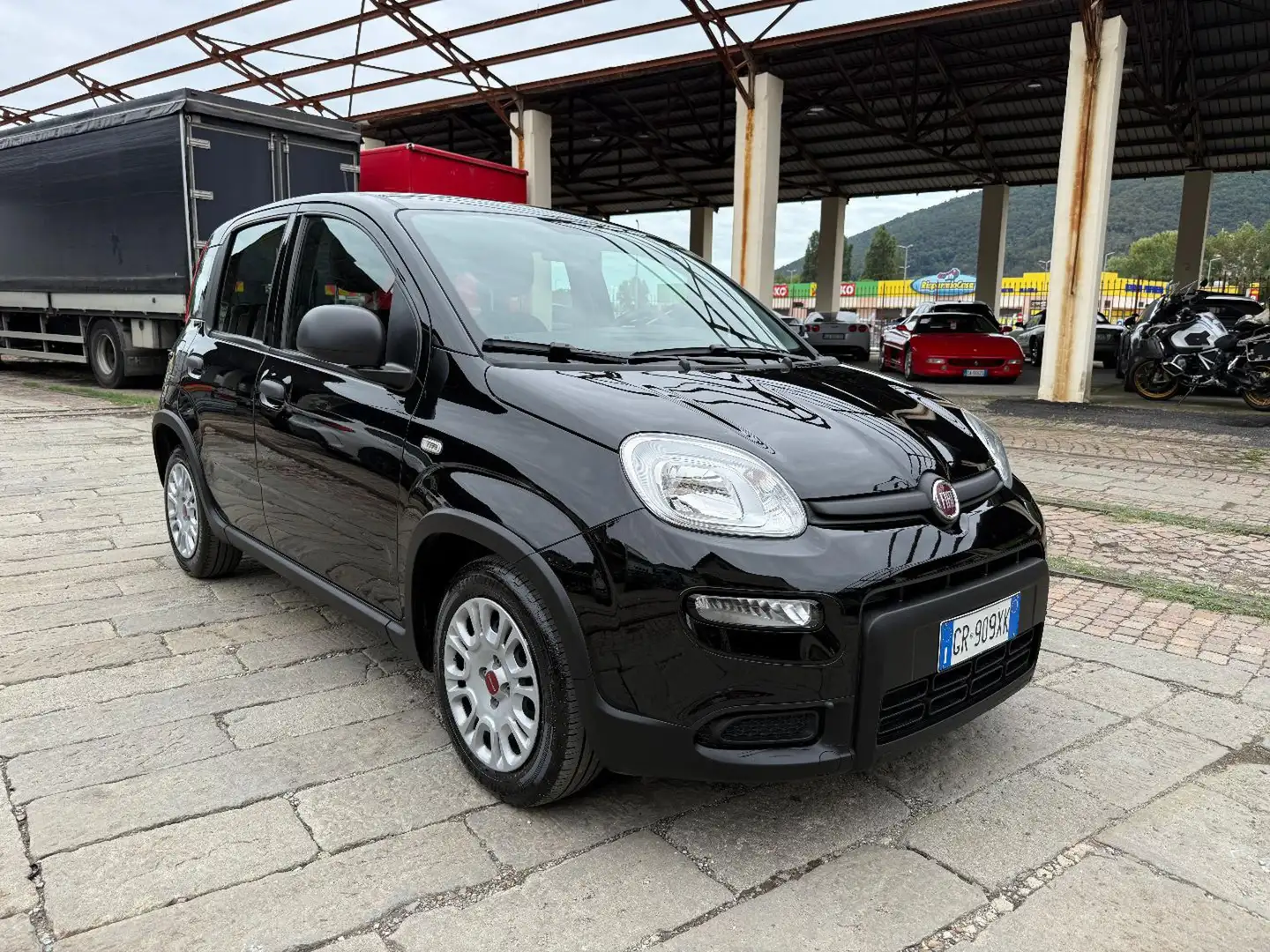 Fiat Panda 1.0 FireFly S&S Hybrid Noir - 1