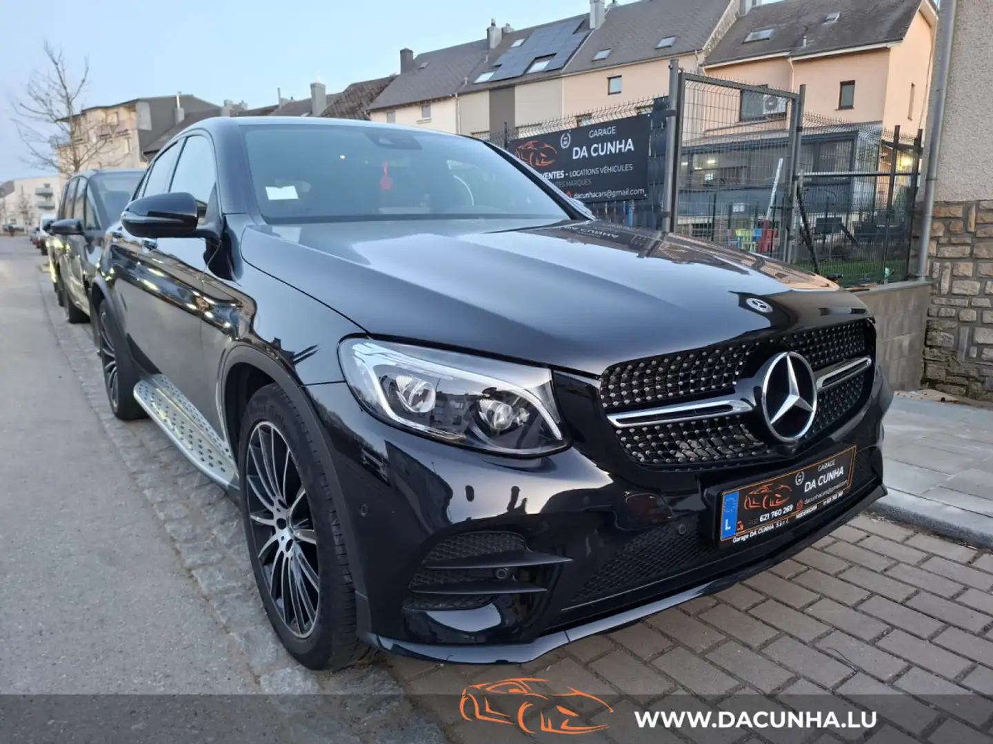 Mercedes-Benz GLC 250 4 MATIC,9G-Tronic,COUPE AMG LINE ,CUIR, NAVI,360°, Noir - 1