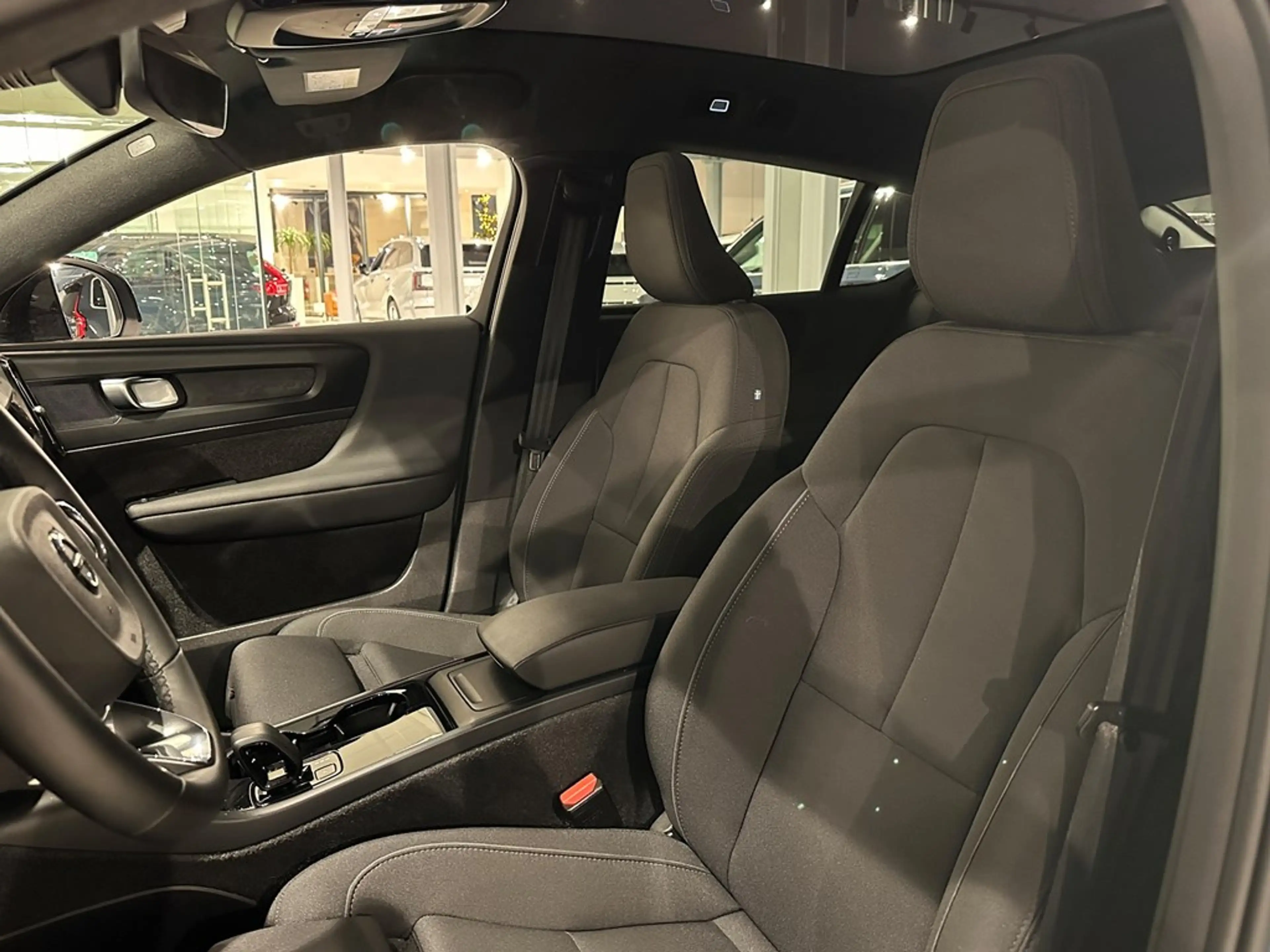 Volvo C40 Recharge Extended Range + electr trekhaak — photo 5