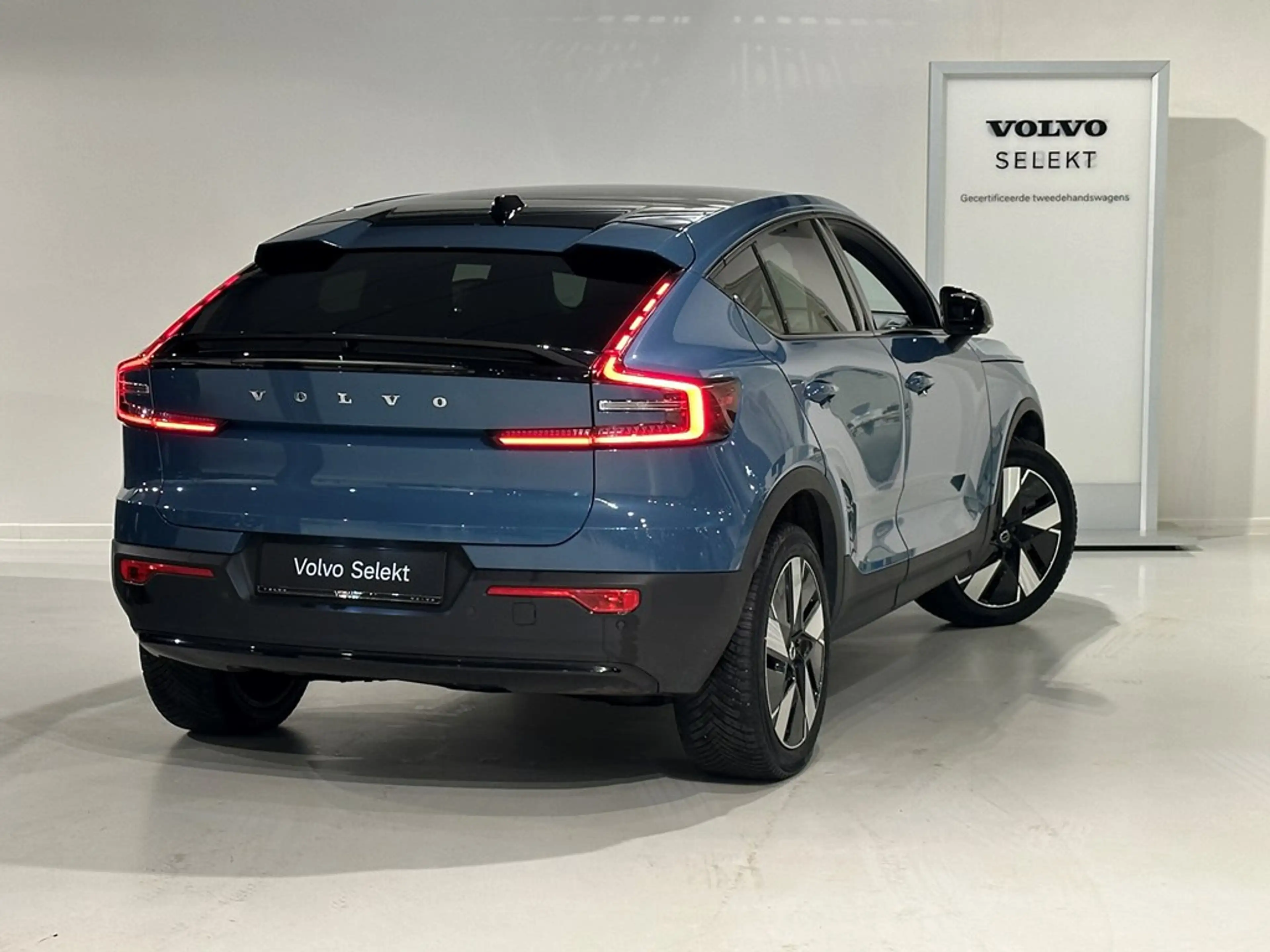 Volvo C40 Recharge Extended Range + electr trekhaak — photo 2