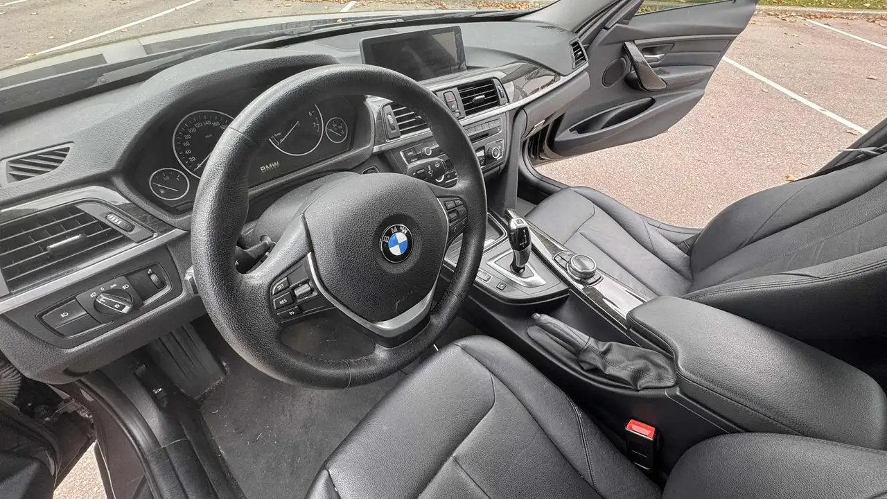 BMW 3 Series снимка BMW 3 Series