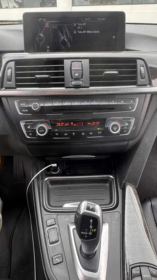 BMW 3 Series снимка BMW 3 Series