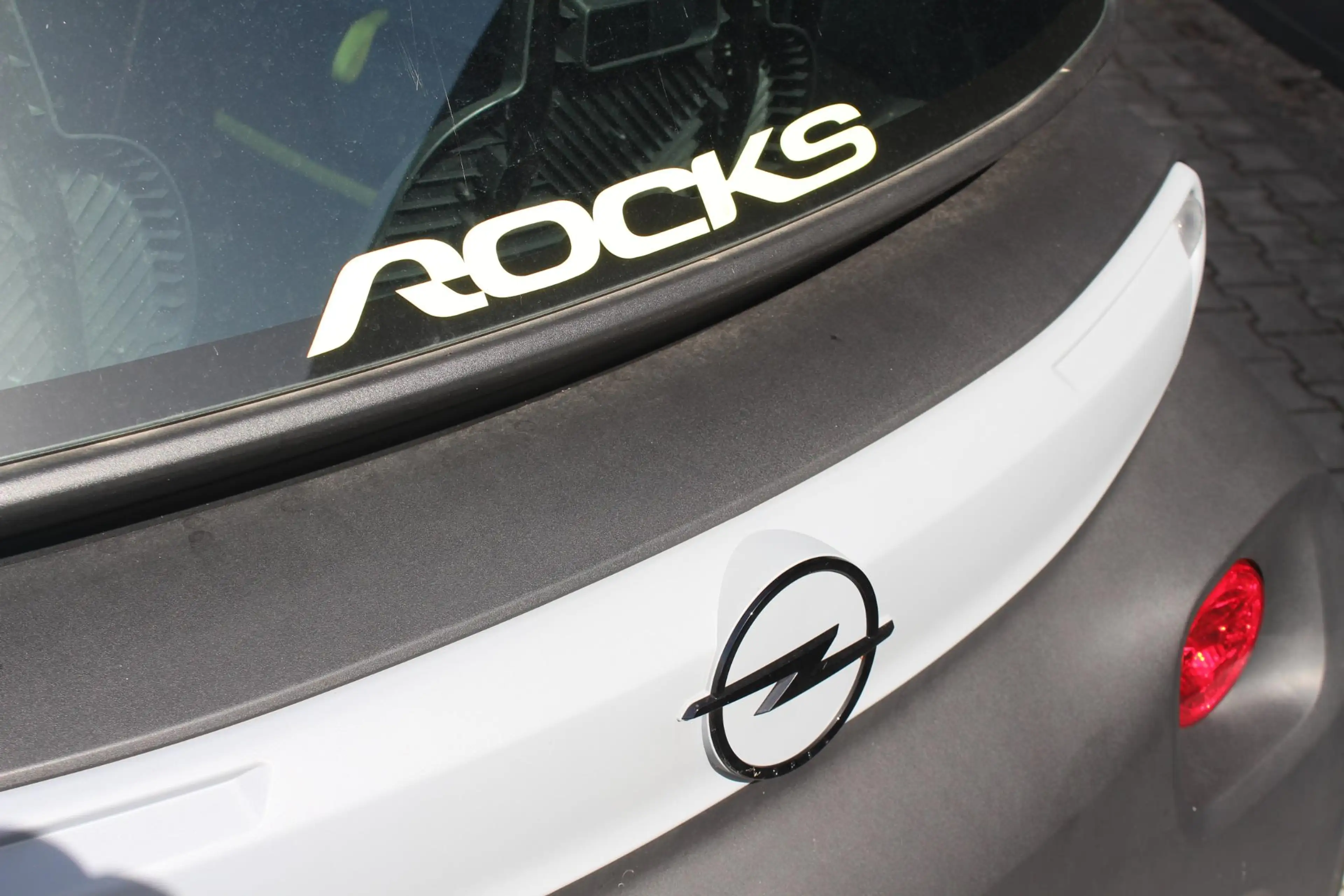 Opel Rocks-e Base | Panoramadak | — photo 10