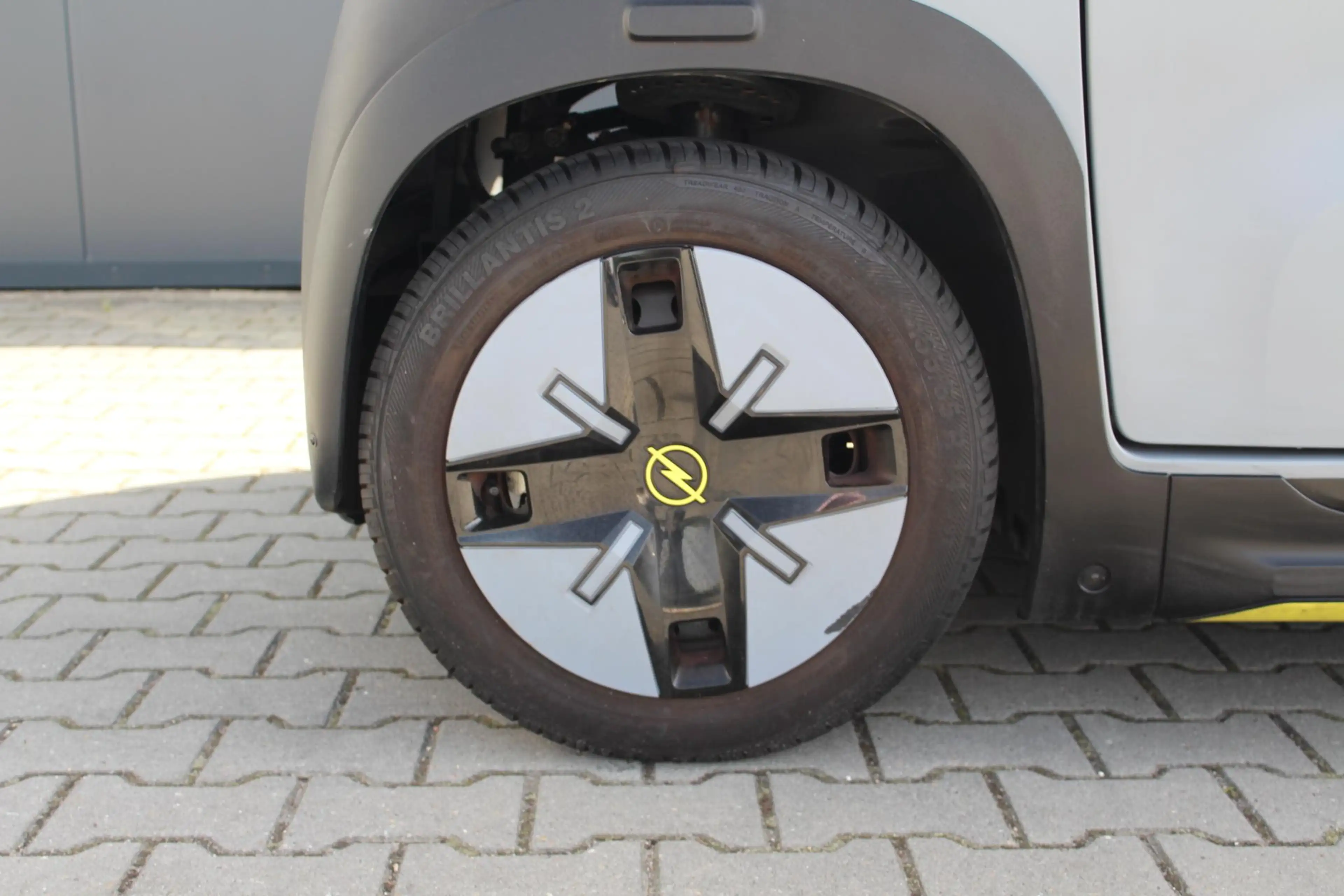 Opel Rocks-e Base | Panoramadak | — photo 12