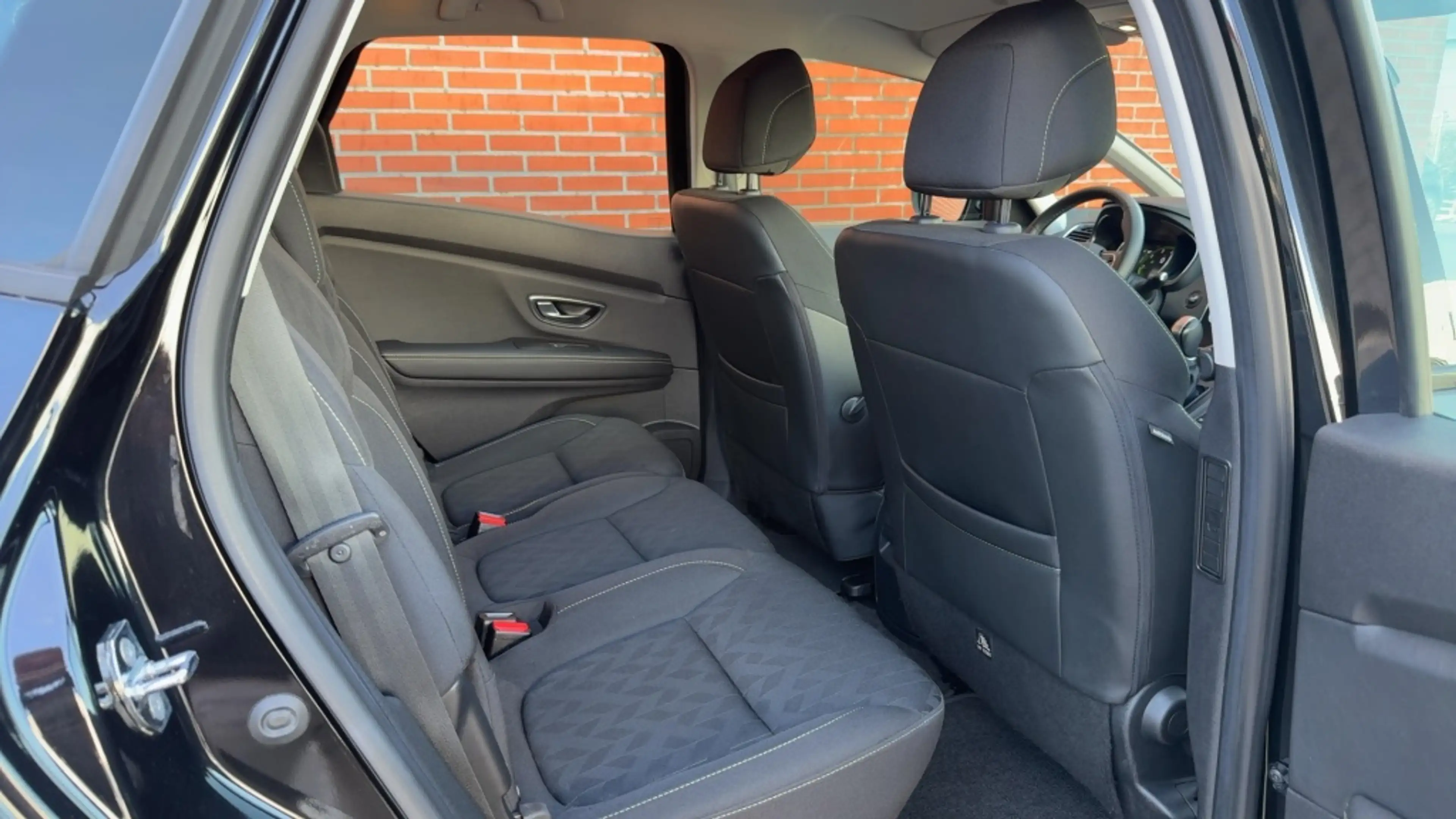 Renault Scenic 1.3 TCe Limited 140PK Automaat 1e Eigenaar Clima N — photo 3