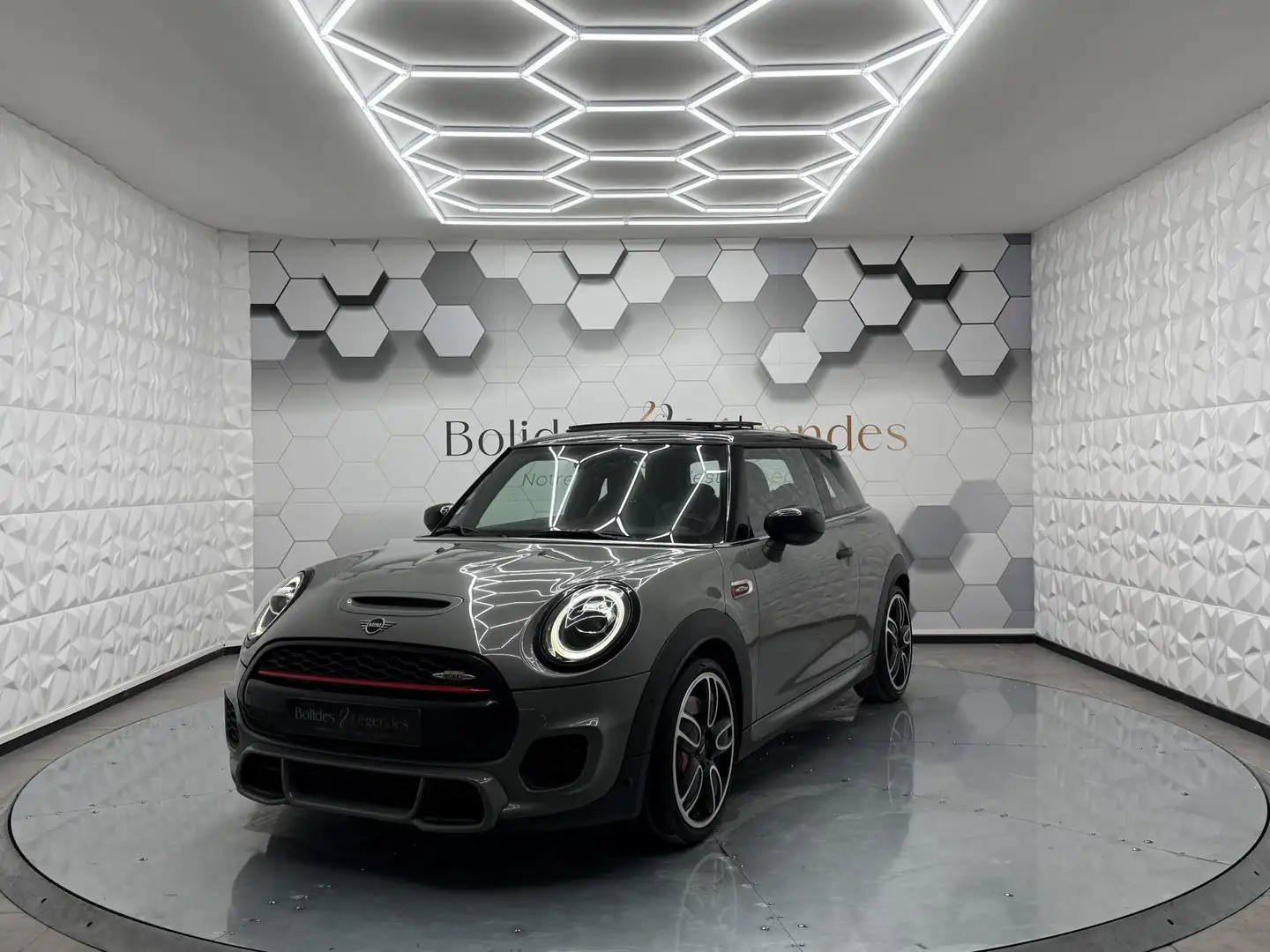 MINI John Cooper Works John Cooper Works Ultimate LCI F56  2.0i - 231 - BVA - HARMAN KARDON/TOIT OUVRANT/ORIGINE FRANCE Grau - 1