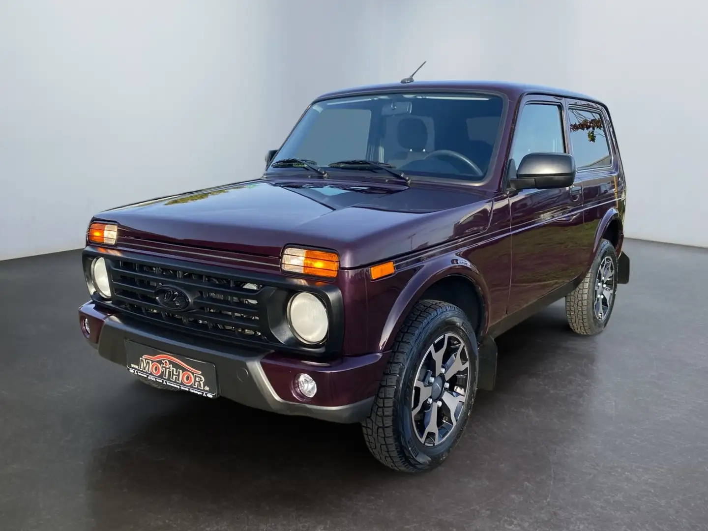 Lada Taiga Urban 1,7L 4x4 KLIMA SHZ ABS AHK LM Rot - 2