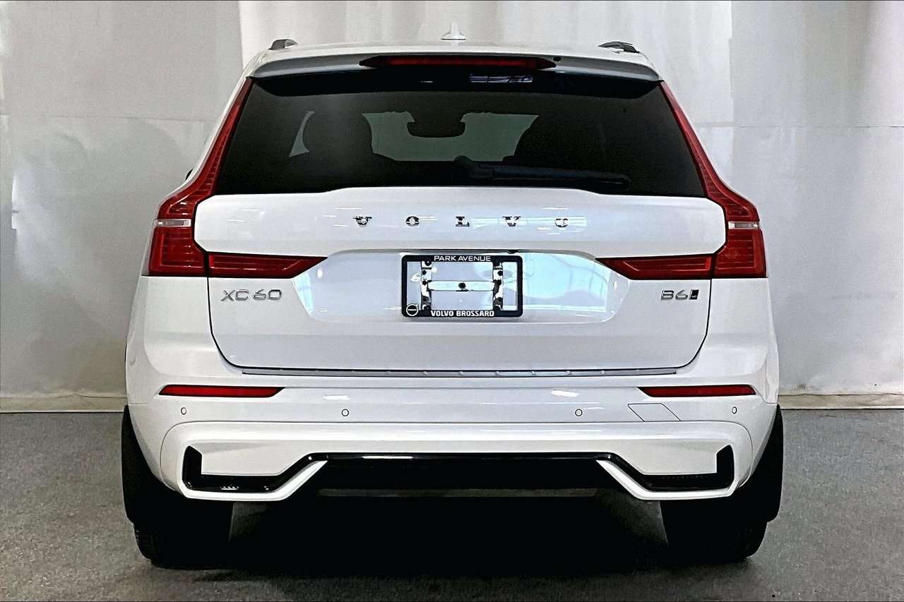2022 Volvo XC60 R-DESIGN HARMAN KARDON - CLIMATE - 21'' WHEELS / H alt 4