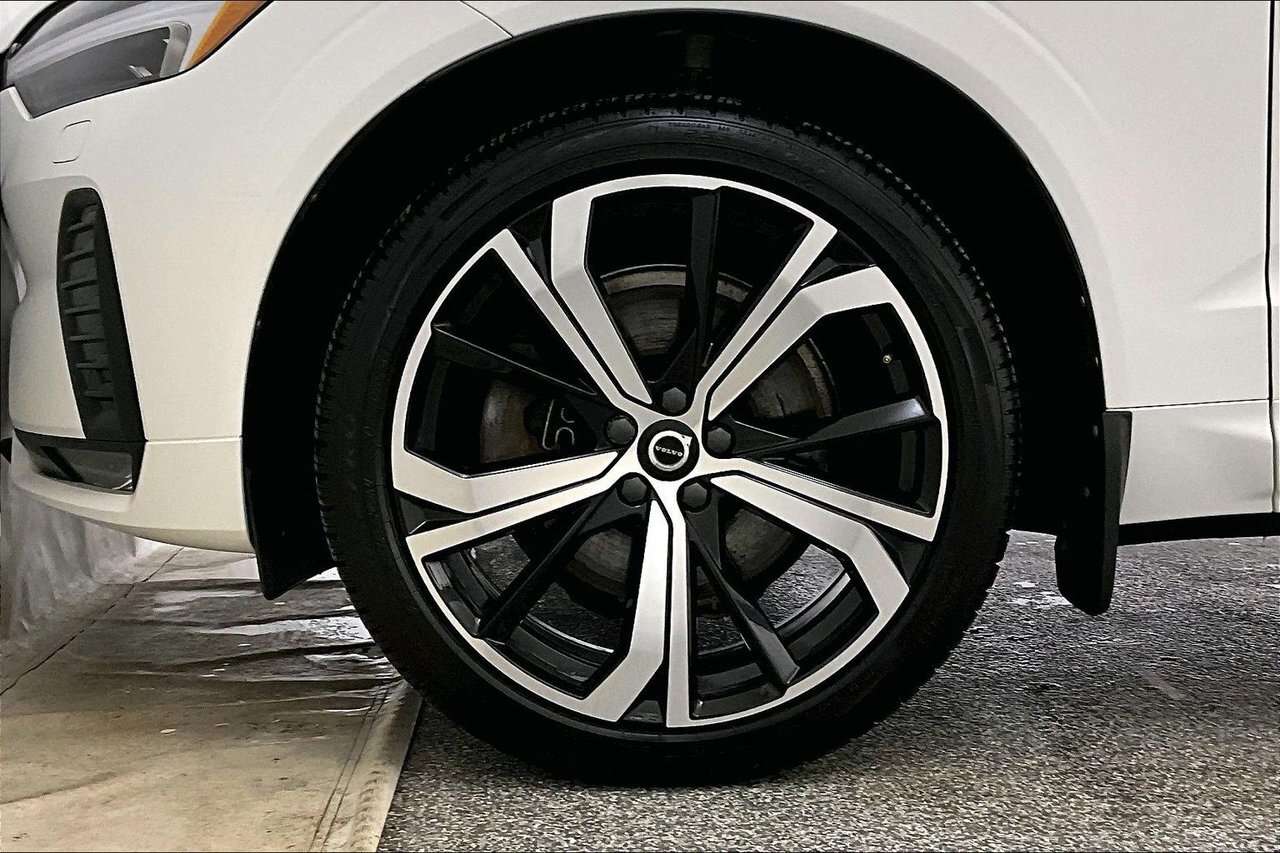 2022 Volvo XC60 R-DESIGN HARMAN KARDON - CLIMATE - 21'' WHEELS / H thumb 8