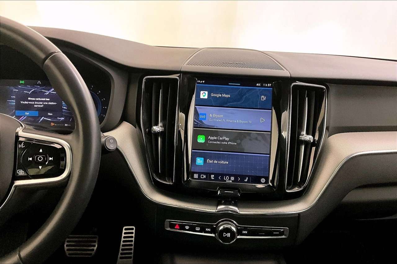 2022 Volvo XC60 R-DESIGN HARMAN KARDON - CLIMATE - 21'' WHEELS / H thumb 6