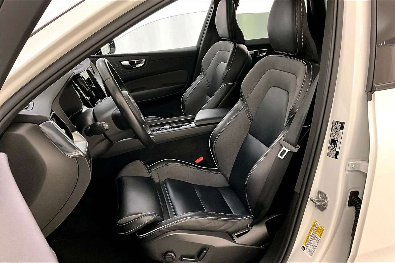 2022 Volvo XC60 R-DESIGN HARMAN KARDON - CLIMATE - 21'' WHEELS / H thumb 27