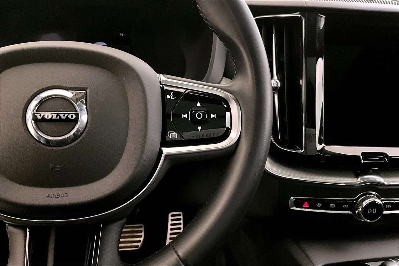 2022 Volvo XC60 R-DESIGN HARMAN KARDON - CLIMATE - 21'' WHEELS / H thumb 21
