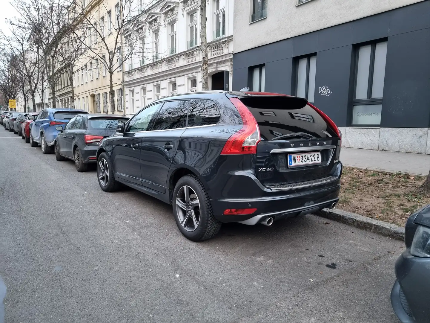 Volvo XC60 XC60 D4 Momentum R-Design Geartronic Momentum R-Design Grau - 2