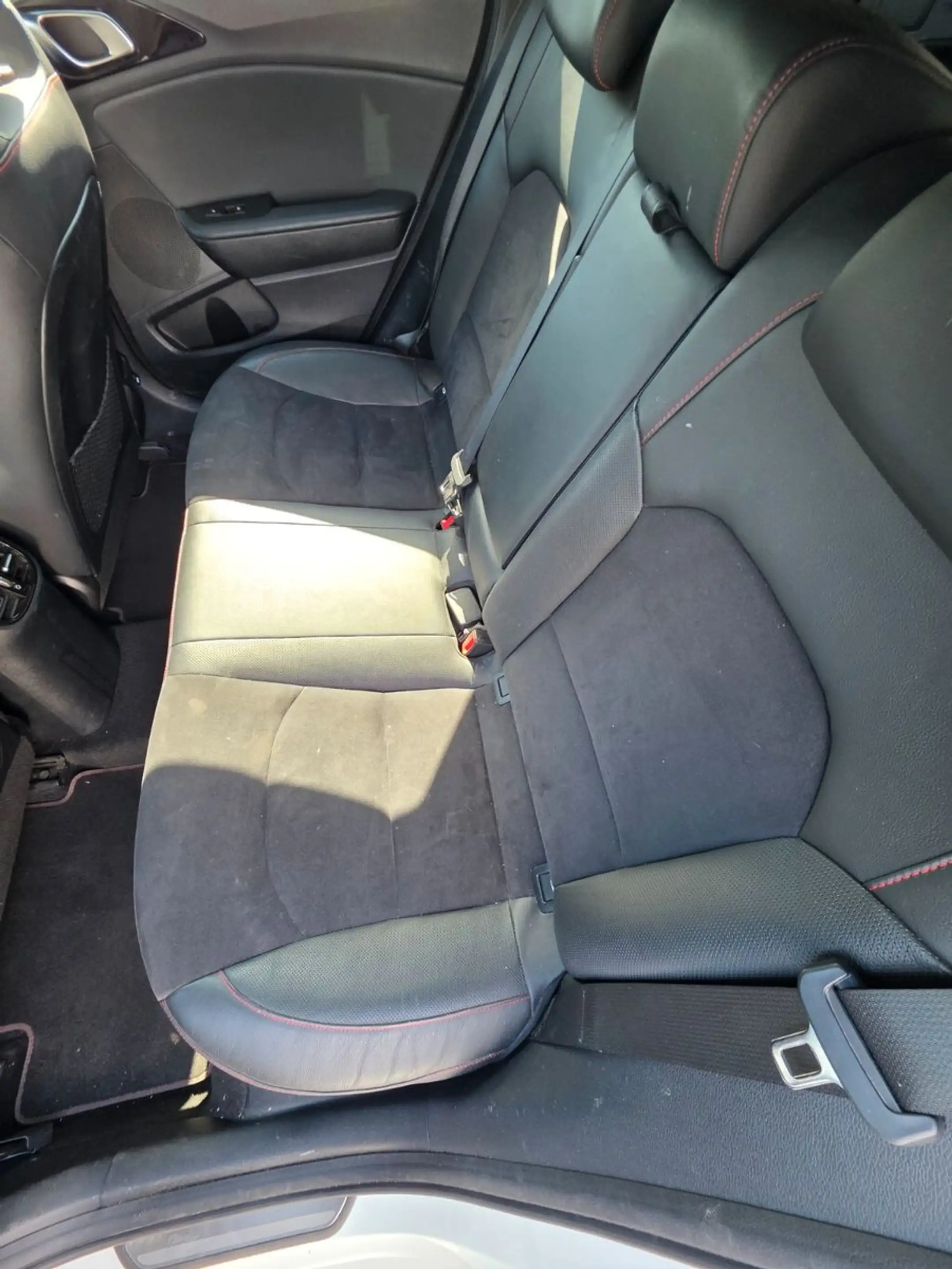 Kia ProCeed / pro_cee'd / ProCeed 1.6 T-GDI GT, Automatik. — photo 11