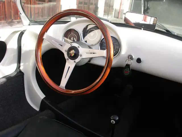 Porsche 550 Spyder Replik Chamonix Ansicht 9