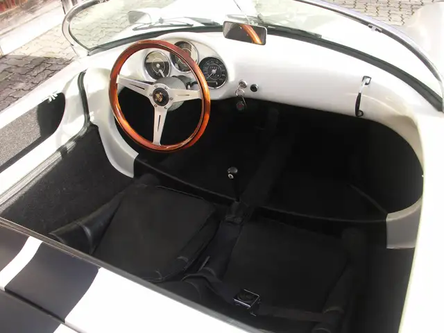 Porsche 550 Spyder Replik Chamonix Ansicht 8