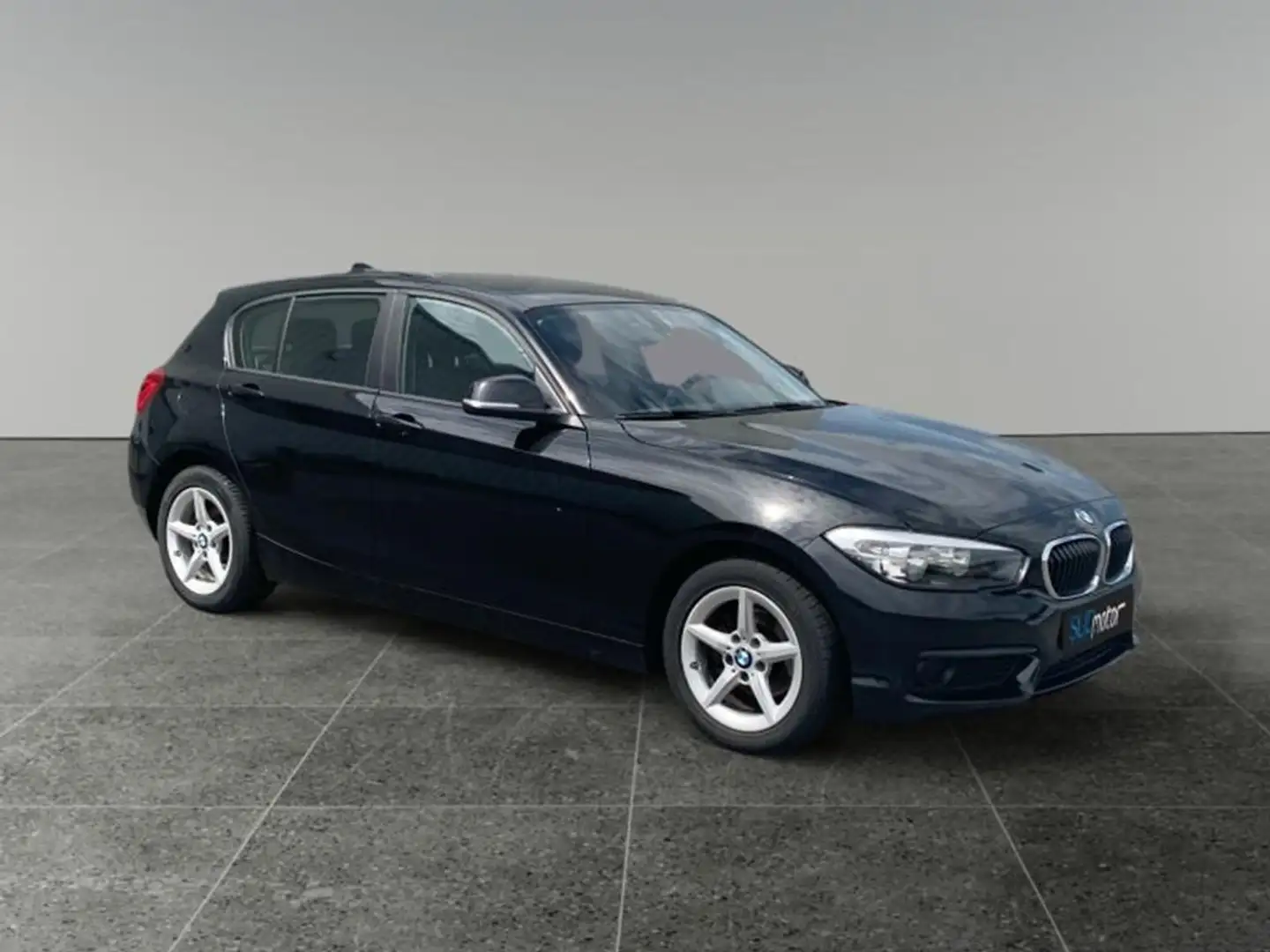 BMW 114 Hatchback Noir - 1