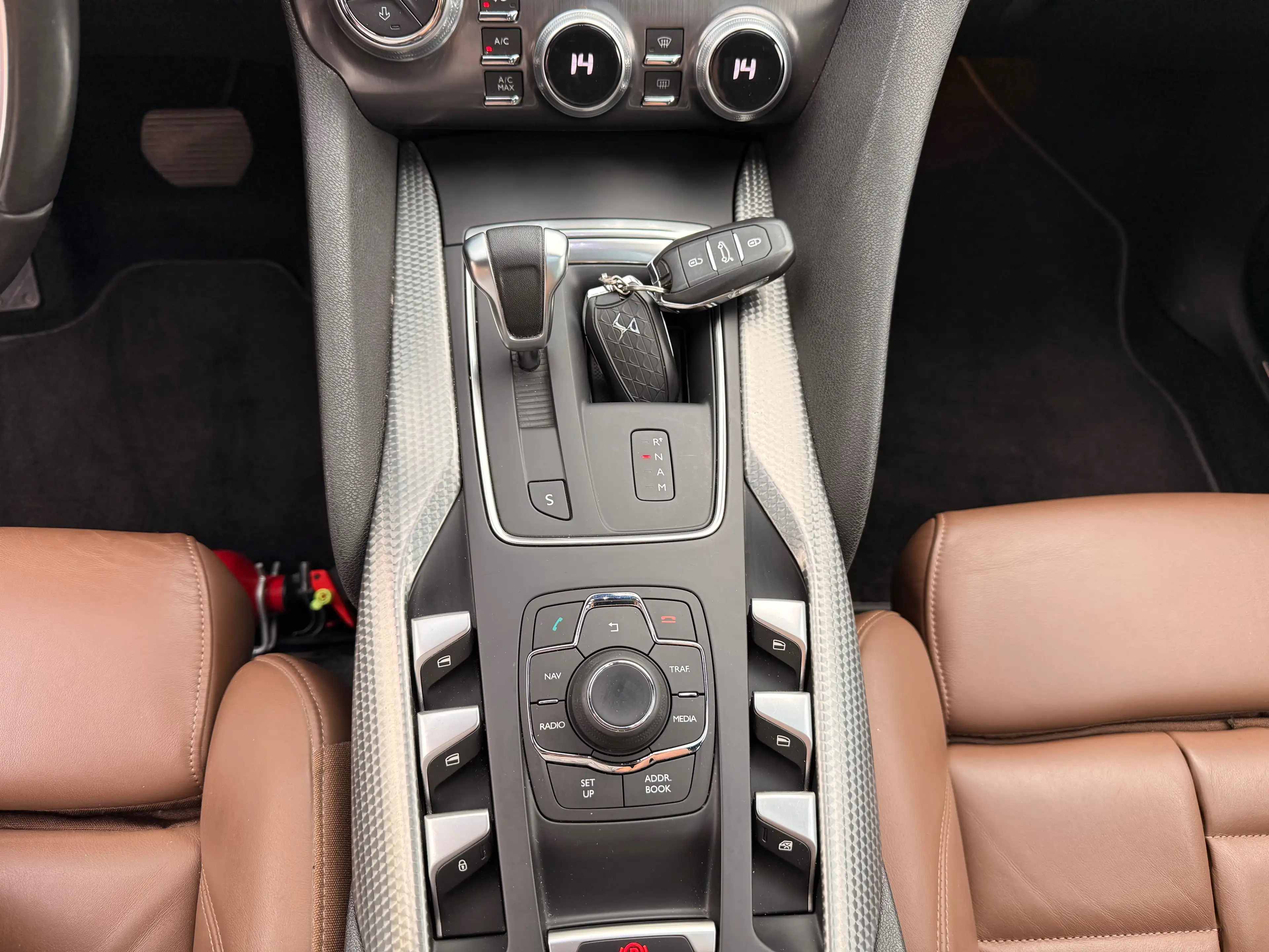 Citroen DS5 DS 5 1.6 HDi Sport Chic — photo 14
