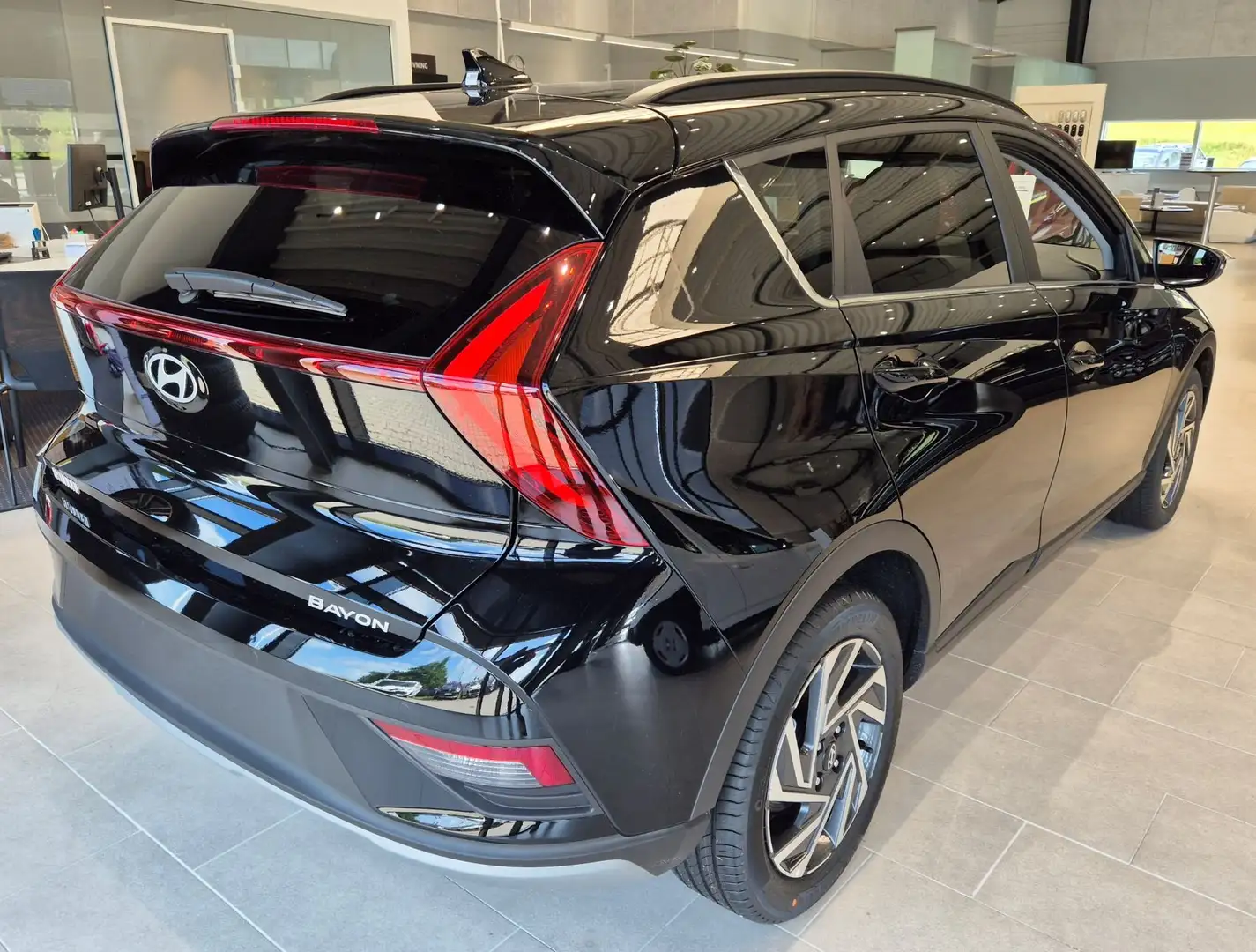 Hyundai BAYON T-GDI 100 Automatik Trend Plus Komfort-Paket, Navi Schwarz - 1