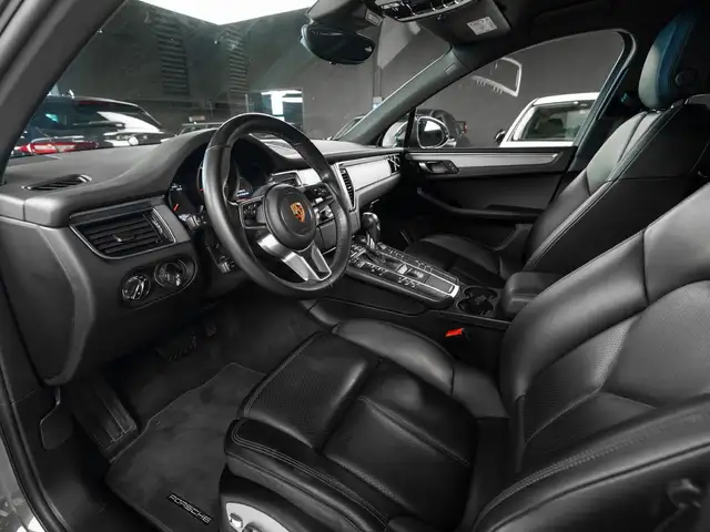 Porsche Macan view 9