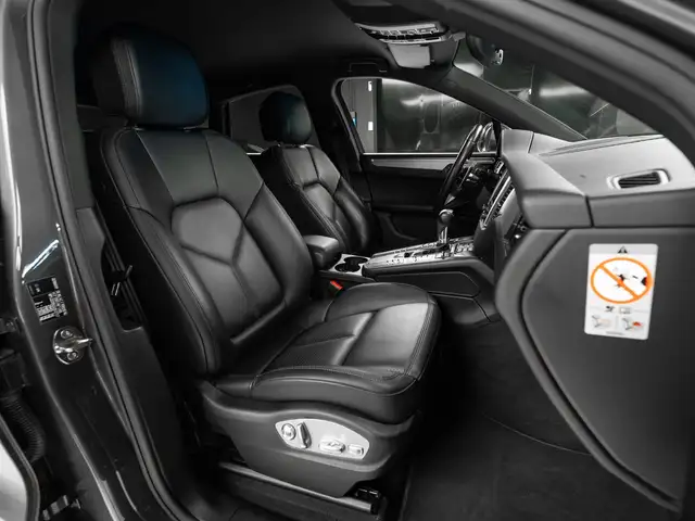 Porsche Macan view 18