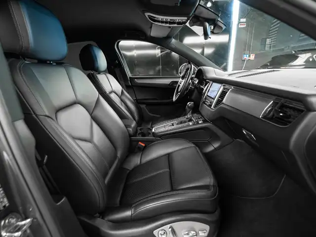 Porsche Macan view 17