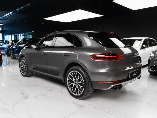 Porsche Macan view 6