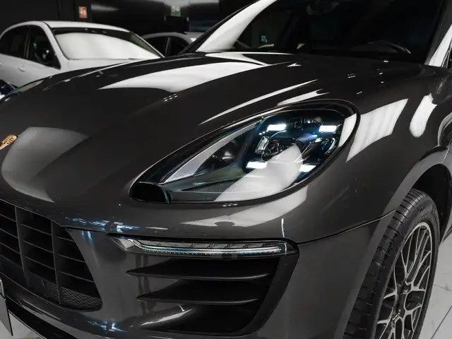 Porsche Macan view 7