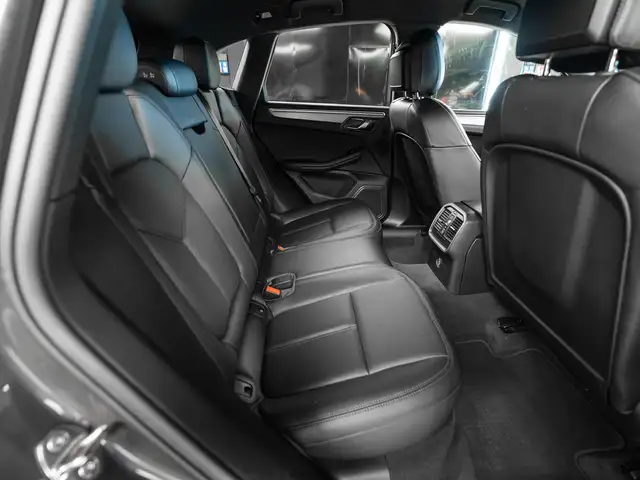 Porsche Macan view 20