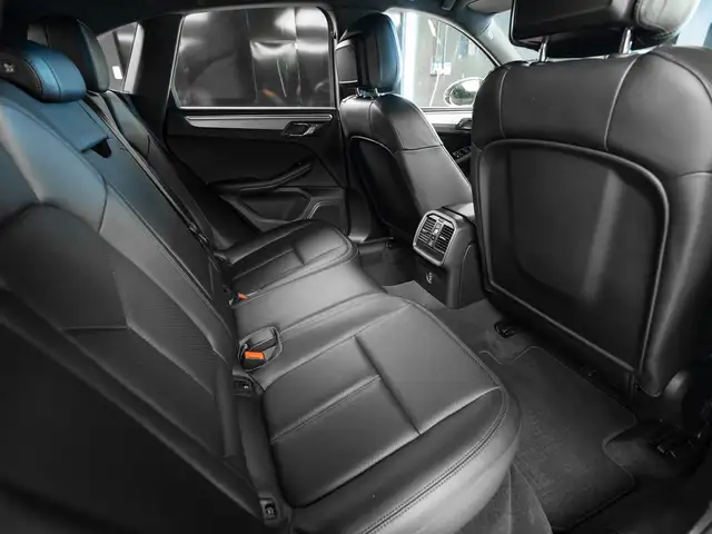 Porsche Macan view 21