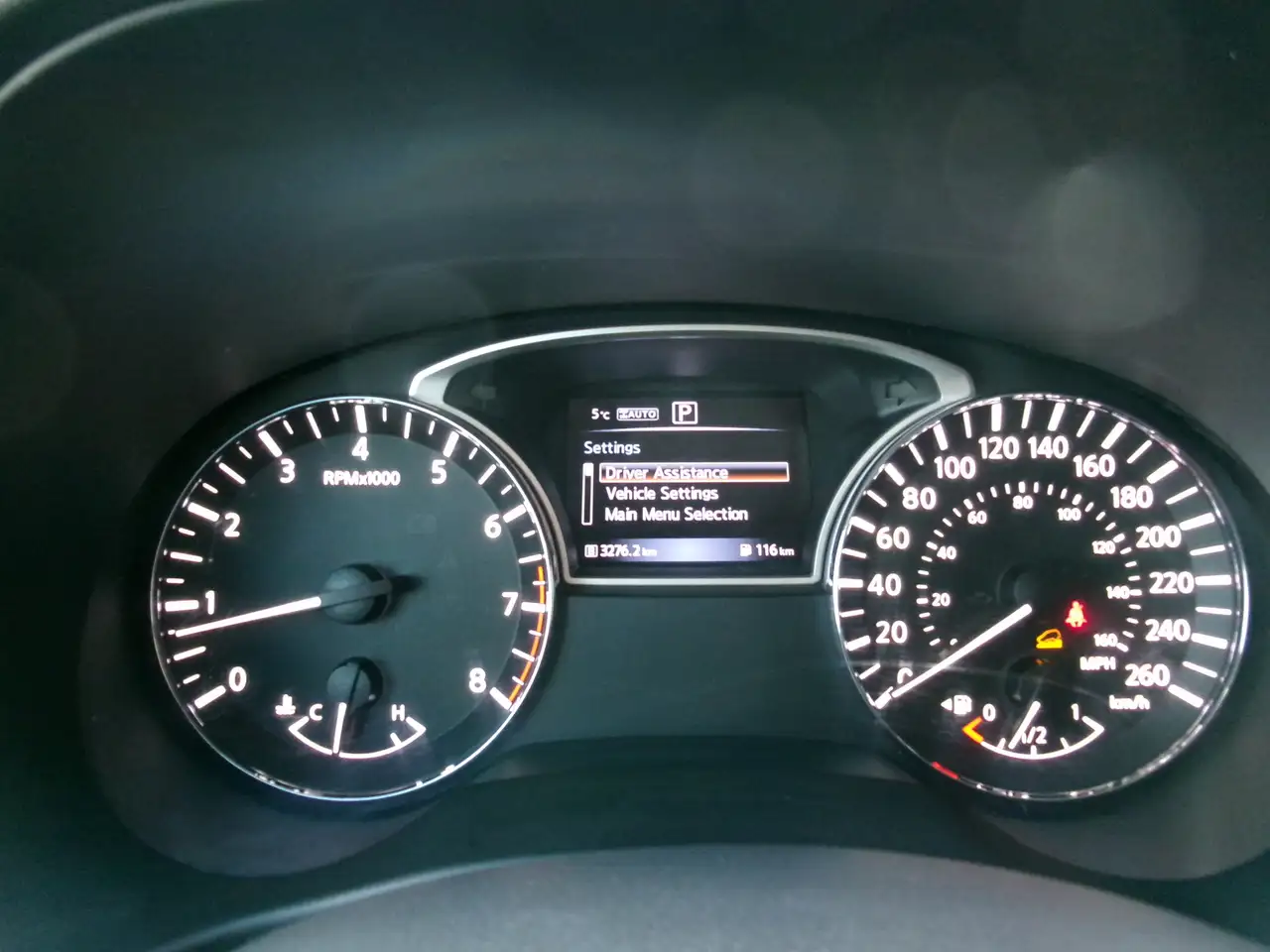 Nissan Pathfinder снимка Nissan Pathfinder
