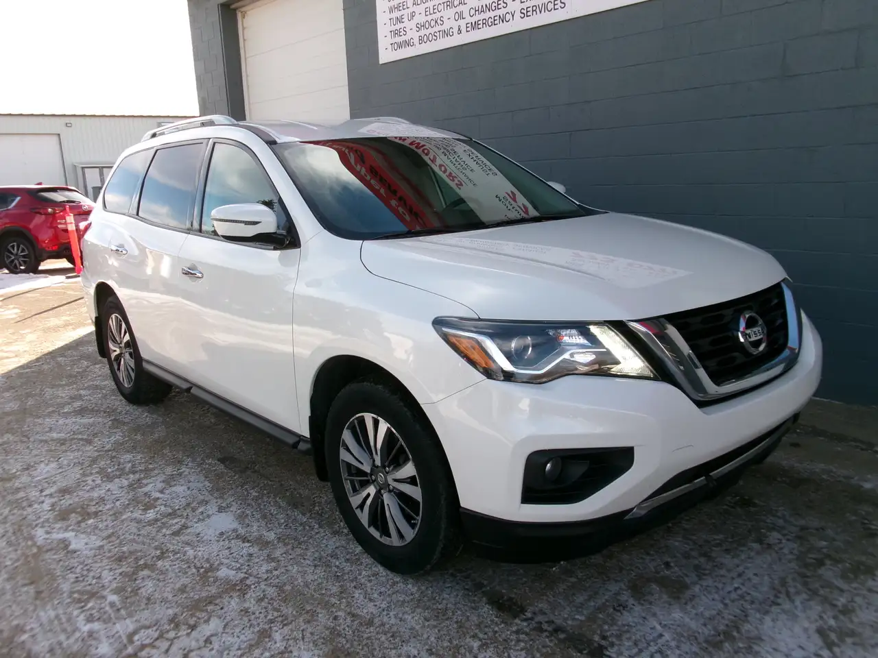 Nissan Pathfinder снимка Nissan Pathfinder