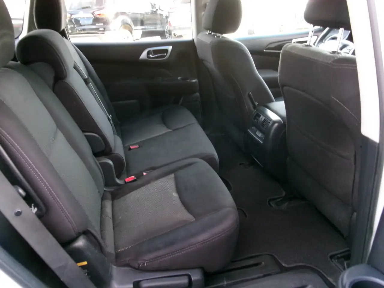 Nissan Pathfinder снимка Nissan Pathfinder