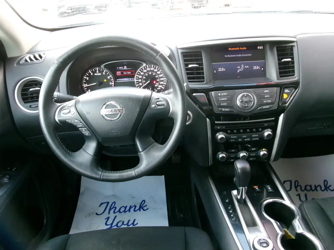 Nissan Pathfinder снимка Nissan Pathfinder