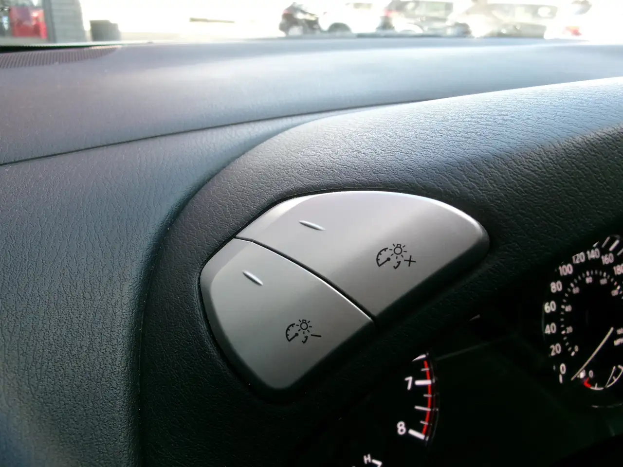 Nissan Pathfinder снимка Nissan Pathfinder